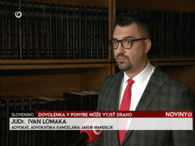 JUDr. Ivan Lomaka počas vystúpenia v reportáži TV JOJ o cestovnom poistení.